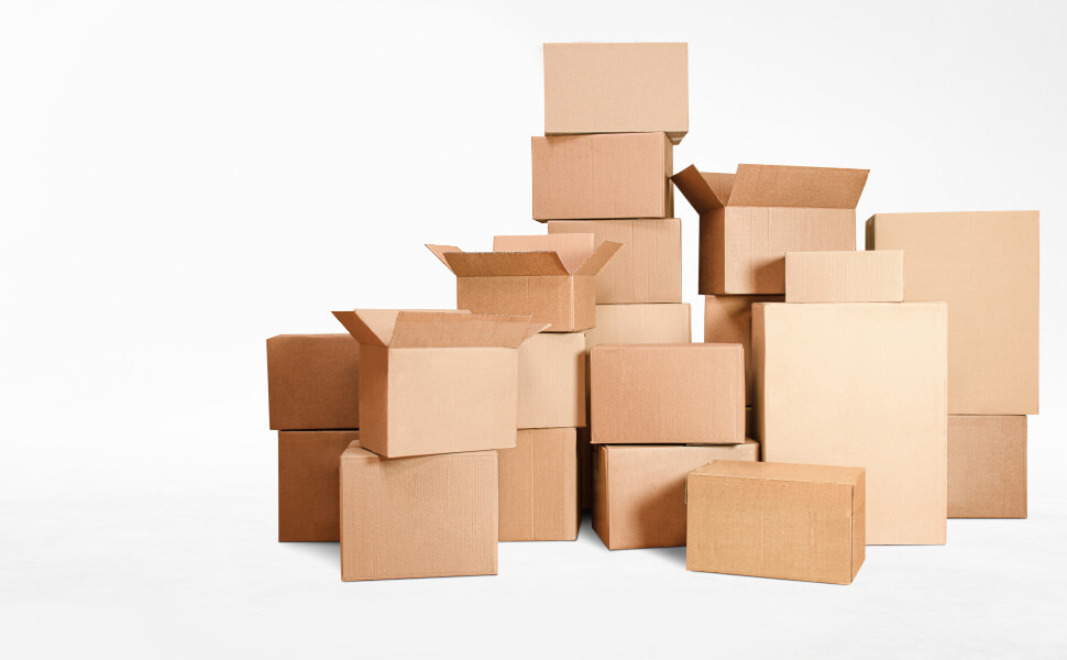 Selidba: Kutije za pakiranje tijekom procesa selidbe stanova Kutije naslagane tijekom selidbe stanova